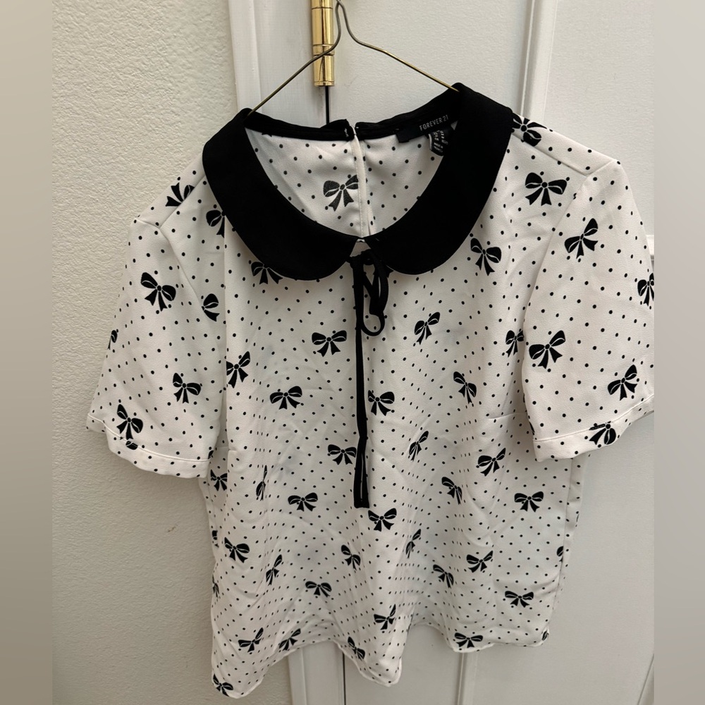 Forever 21 - Black and White polka dot and bow dress shirt - Size M